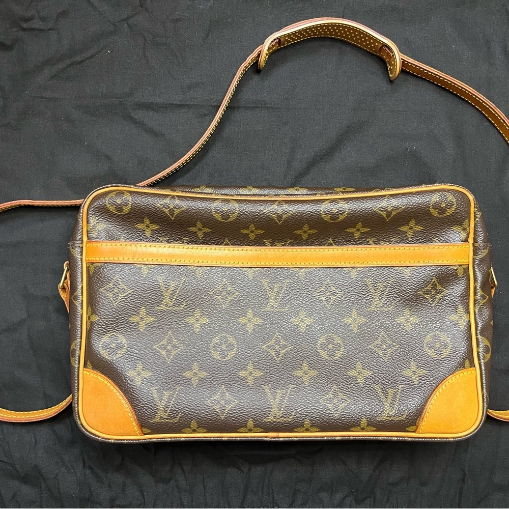 Authentic Vintage Louis Vuitton Trocadero 30
